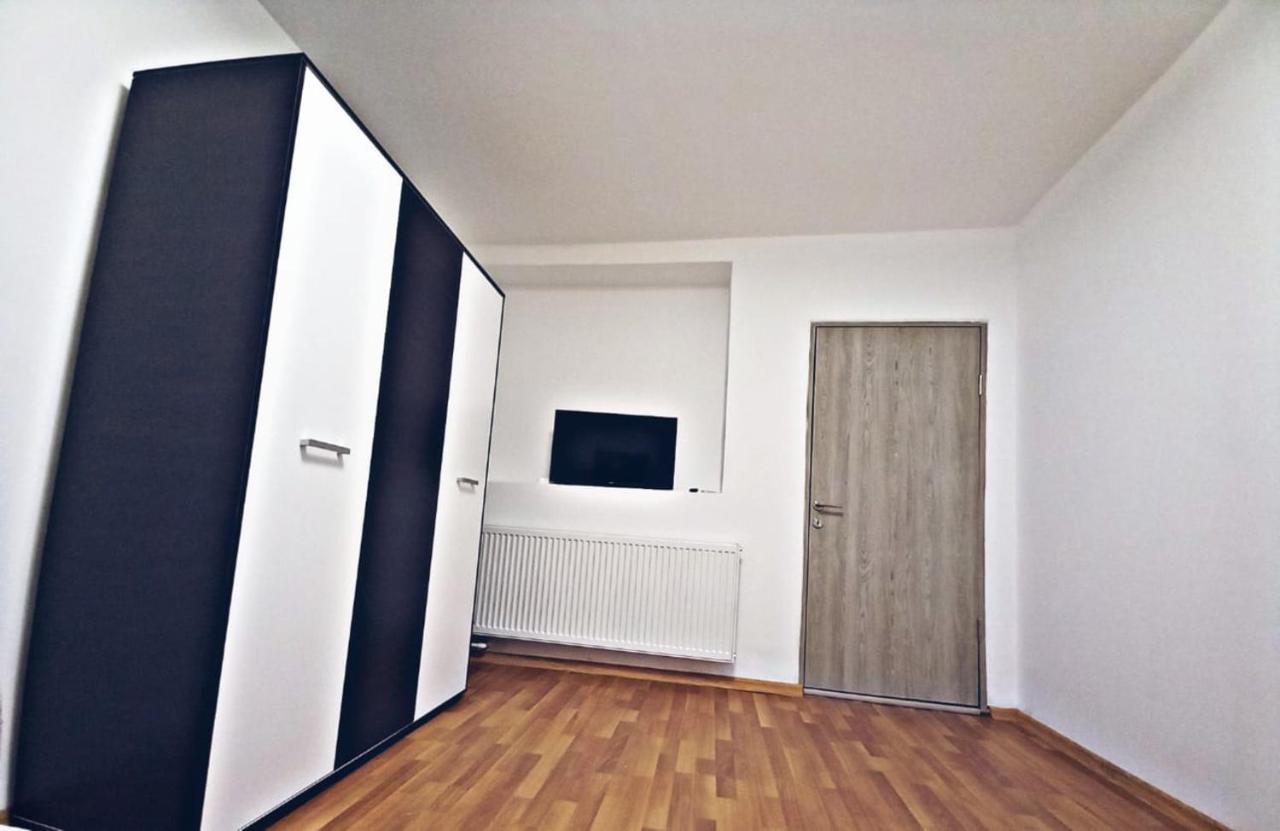 Camere In Regim Hotelier براشوف المظهر الخارجي الصورة