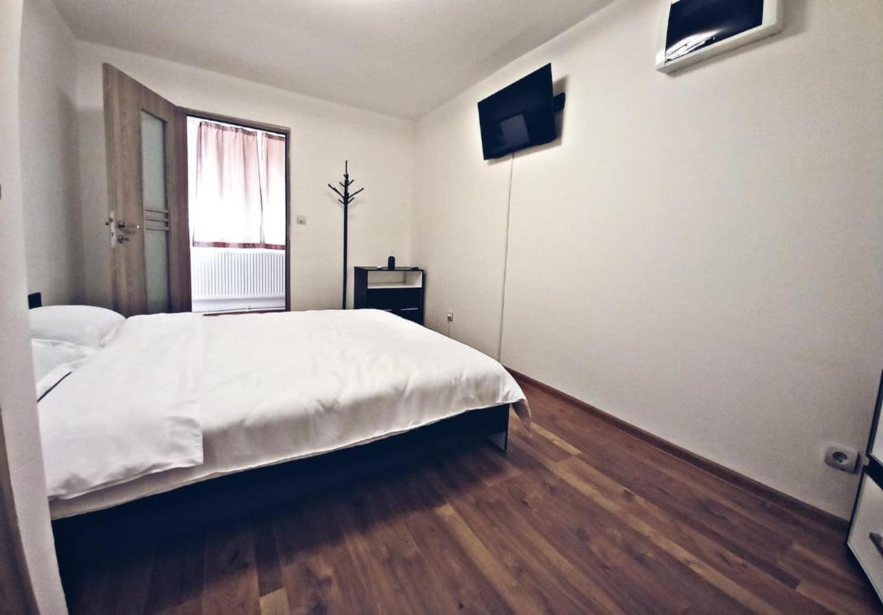 Camere In Regim Hotelier براشوف المظهر الخارجي الصورة
