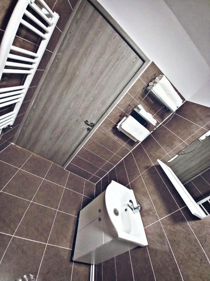 Camere In Regim Hotelier براشوف المظهر الخارجي الصورة